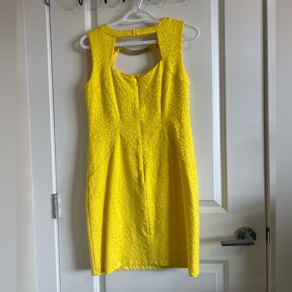 Unique Yellow Dress by Chetta B Size 4 - Picture 2 of 3